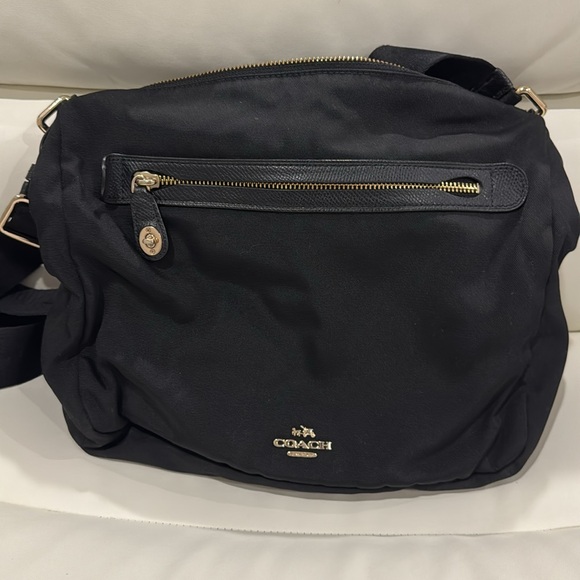 Coach Vintage black crossbody bag gold accent - Picture 2 of 8